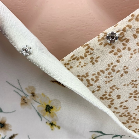 NWT Paper Crane Mixed Floral Print Wrap Style Chiffon Tank Top Size Small - Picture 6 of 8